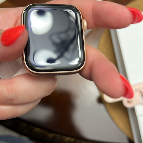 I watch series 4, 44mm rose gold - Picture 5 of 5